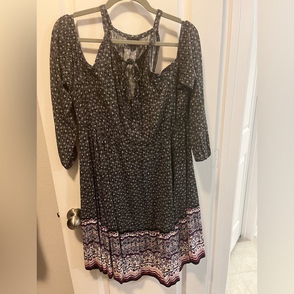 Torrid Cold shoulder dress, keyhole with tie 3/4 sleeve elastic waist.Worn once